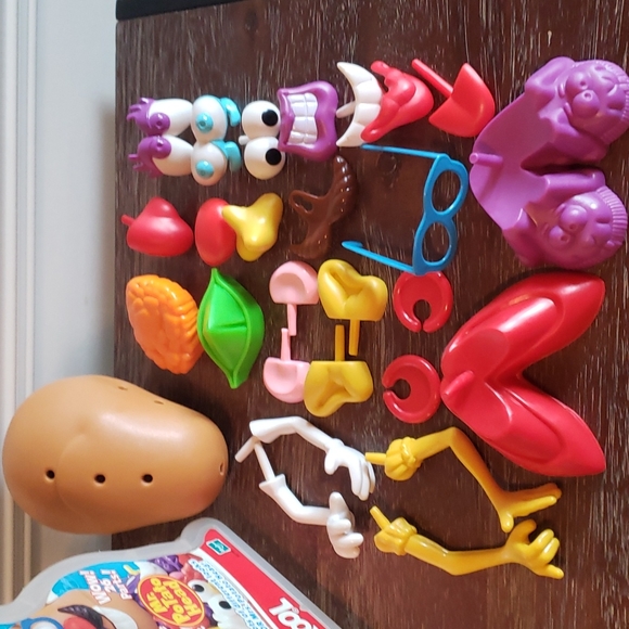 2XHP💖 Vnt Playskool Mr. or Mrs Potato Head Silly Suitcase 26 Pc Complete Hasbro - Picture 9 of 10